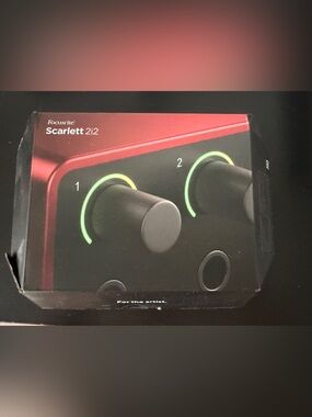 Focusrite 2i2 USB Audio Interface - Red